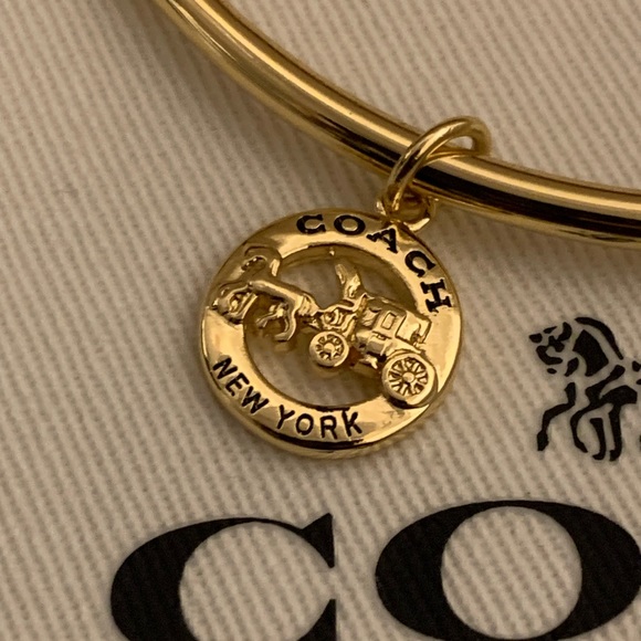 Coach Horse & Carriage bangle bracelet w Charm NWOT including Coach Dust Bag - Picture 3 of 11